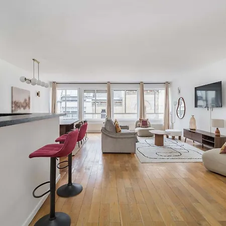 Spacious - Champs Elysees *