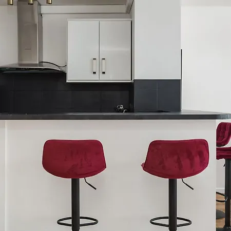 Spacious - Champs Elysees Париж