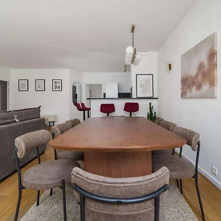 Spacious - Champs Elysees * Париж