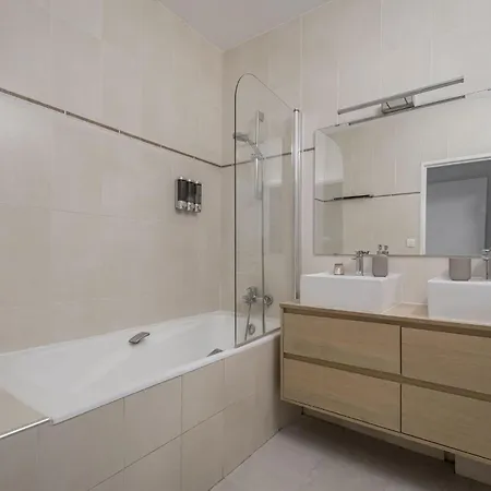 Апартаменты Spacious - Champs Elysees Париж