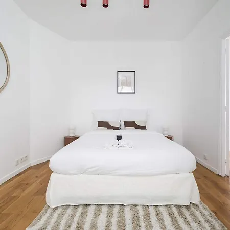 Spacious - Champs Elysees Париж