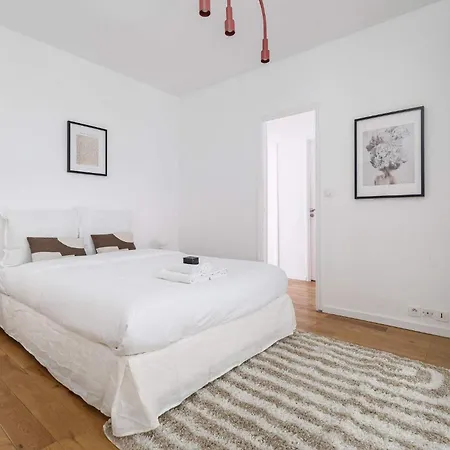 Spacious - Champs Elysees * Париж