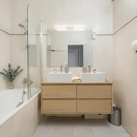 Poeticstay - Champs Elysees