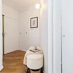 Apartment Poeticstay - Champs Elysees Paris