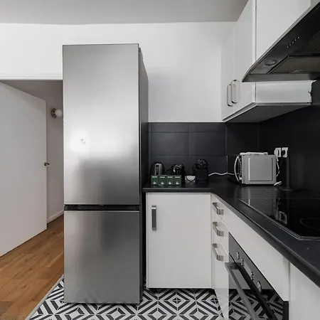 Spacious - Champs Elysees París