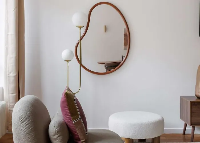 Poeticstay - Champs Elysees Apartment Paris