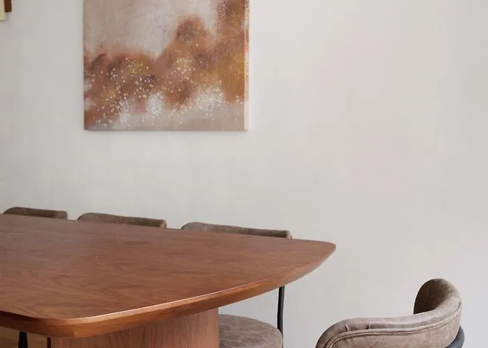 Poeticstay - Champs Elysees Apartment *