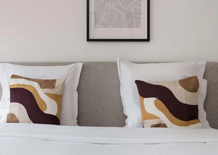 Poeticstay - Champs Elysees Apartment *