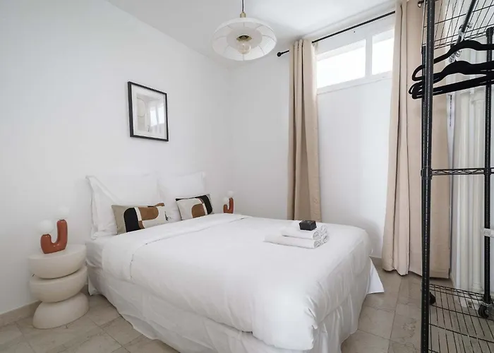 Poeticstay - Champs Elysees