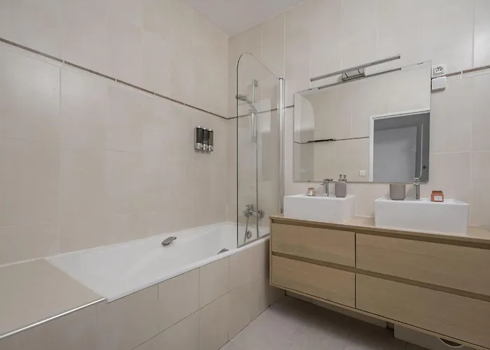 Apartment Poeticstay - Champs Elysees Paris