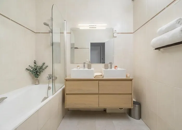 Poeticstay - Champs Elysees